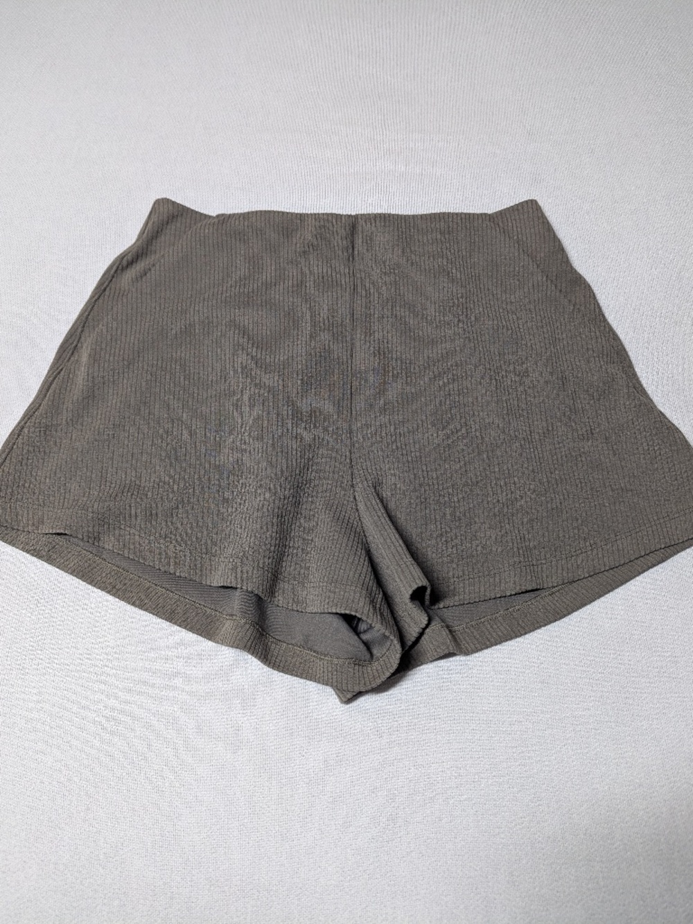 Lululemon Ribbed Softstream High-Rise 2" Shorts - Size 6